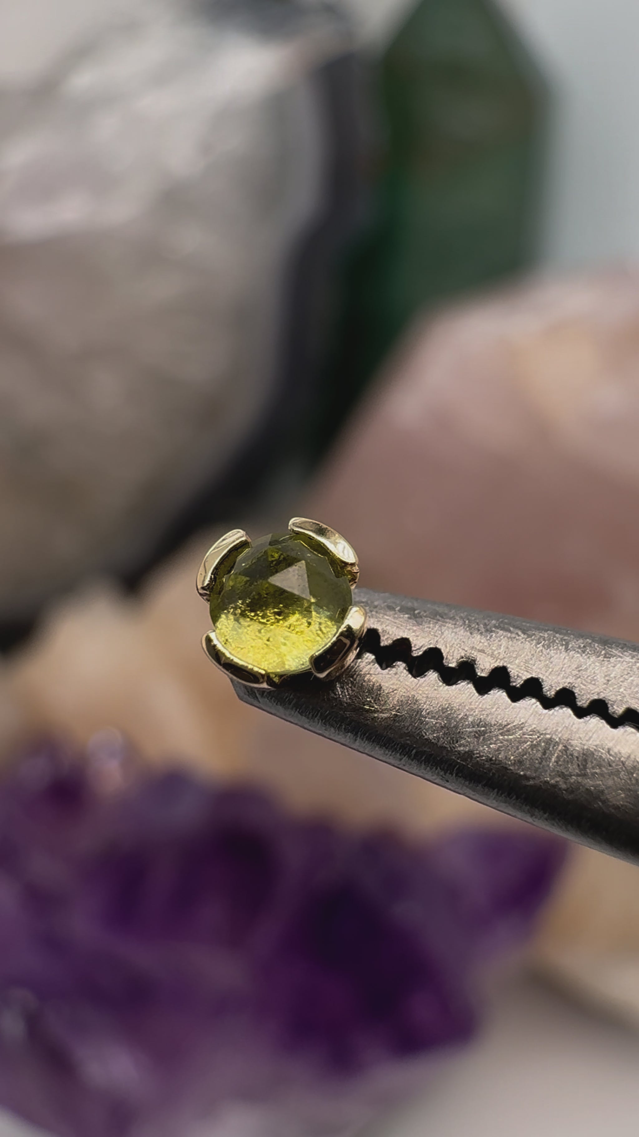 Peekaboo Threadless End with Peridot Threadless Ends Buddha Jewelry