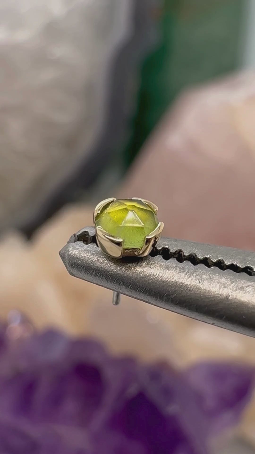 Peekaboo Threadless End with Sandblasted Peridot Threadless Ends Buddha Jewelry