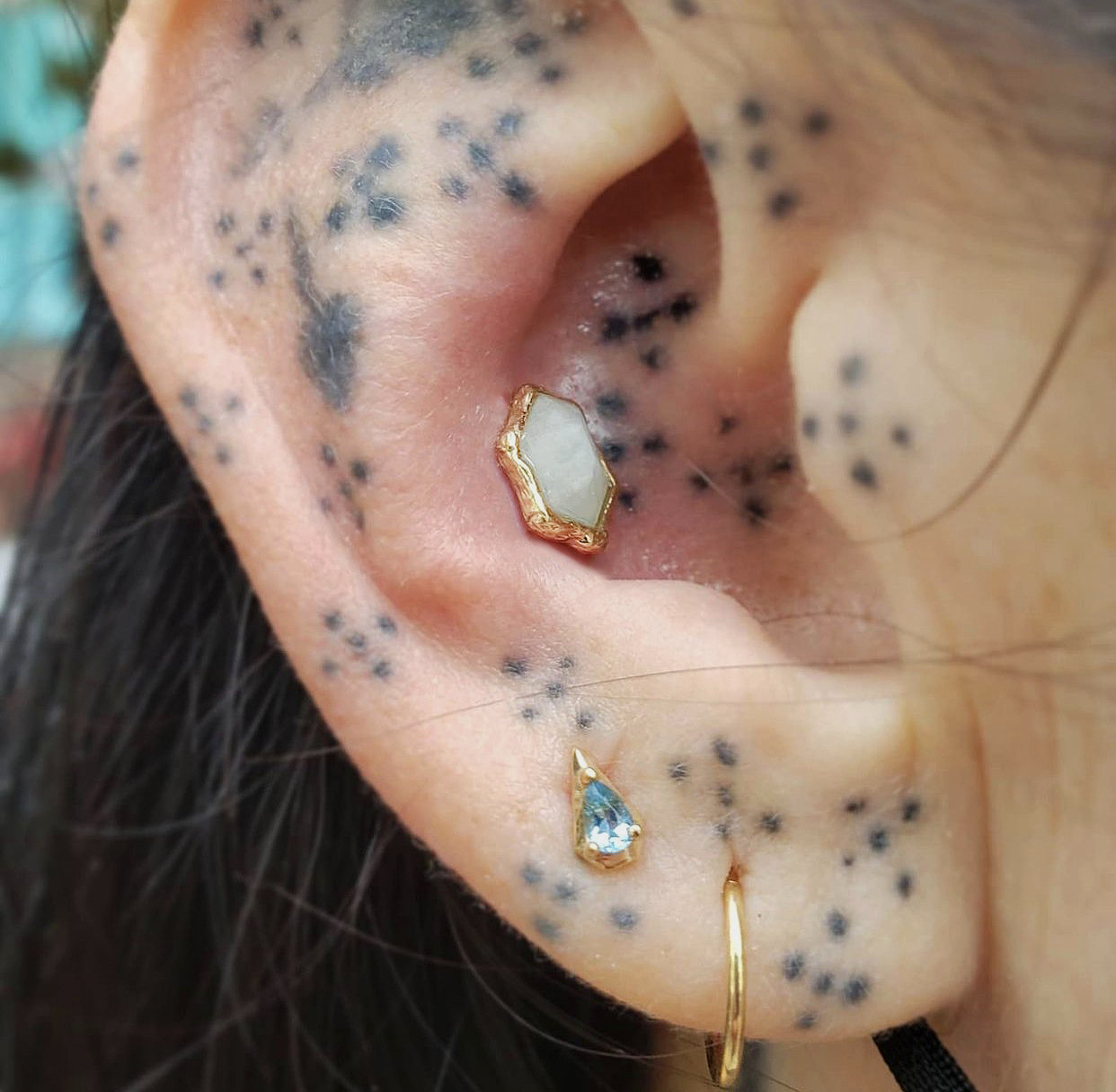 Alaia Threadless End with London Blue Topaz Threadless Ends Buddha Jewelry